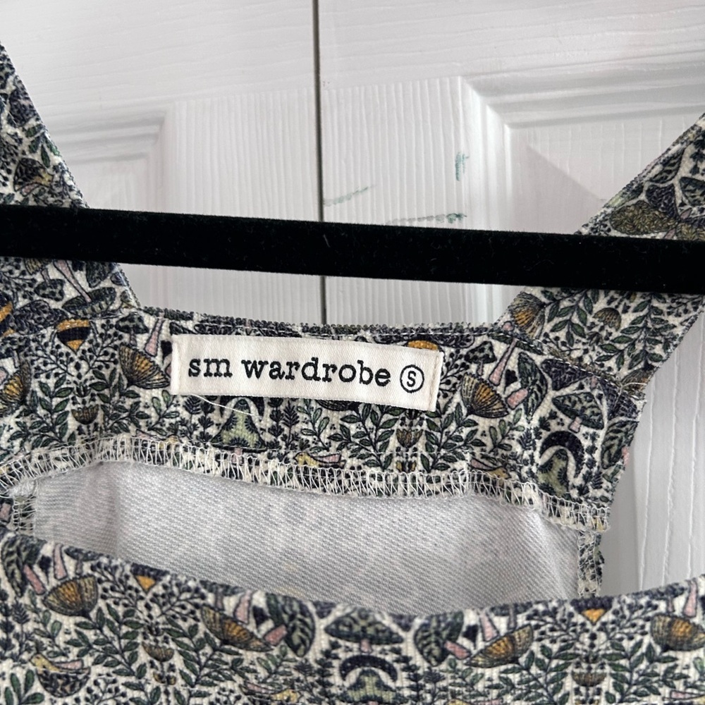 Bee Patterned Overall Dress - Picture 3 of 6